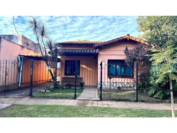 CASA de 4 amb en VENTA, Ituzaingó Norte.