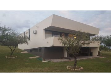 ALQUILER TEMPORARIO CASA EN CAUSANA