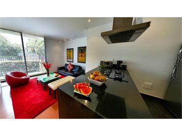 Apartamento con jardín para arriendo en Santa Bárbara Alta