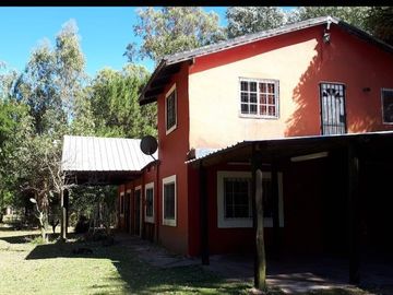 Casa en venta - 2 Dormitorios 3 Baños - Cochera - La...