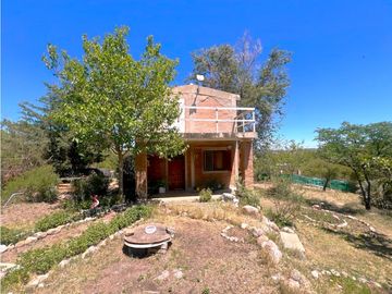 VENTA DE CASA CON VISTAS AL LAGO EN AGUAS AZULES-...