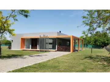 Casa de 4 amb  en venta en El Nacional - Gral. Rodriguez
