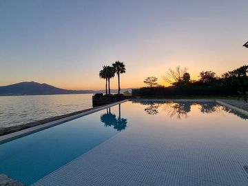 VIVA EL LUJO  A LA ORILLA DEL LAGO DE CHAPALA DE CHAPALA...