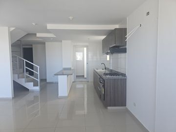 Se-vende-apartamento-dúplex-3-habitaciones-Barrio-La-Conc...