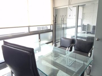 Calle 8 e/ 48 y 49 - OFICINAS