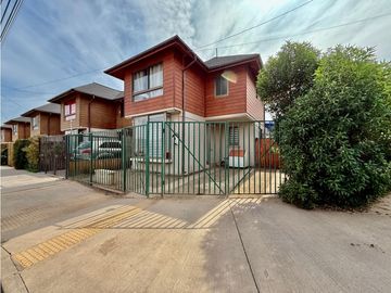 LOS ANDES - VENDE CASA ESQUINA 3D 3B 3E COND. AIRES DE...