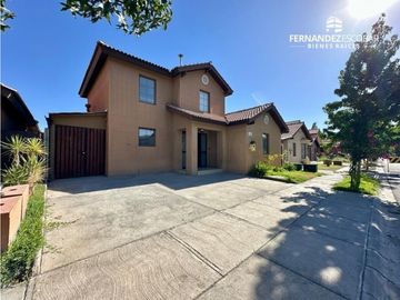 SAN ESTEBAN - VENDE CASA 5D 3B PISCINA - COND. ALTO SAN...