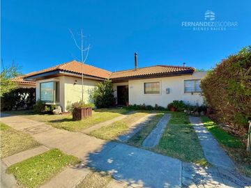 SAN ESTEBAN - VENDE CASA 3D 2B 2E - COND. LOS SOLARES