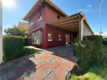 CALLE LARGA - VENDE CASA DE DOS PISOS 4D 3B COND. LOS...