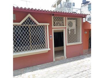VENTA DE CASA EN SAUCES 9 ( ATRÁS DEL MERCADO )