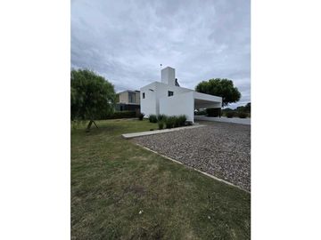 ESPECTACULAR LOFT EN VALLE DEL GOLF! PILETA!