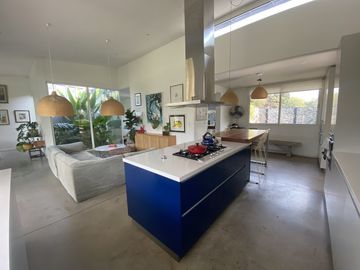 CHICUREO PONIENTE, SECTOR SANTA CECILIA