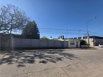 CASA EN VENTA - CORREDOR COMERCIAL