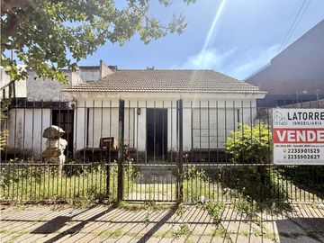 LATORRE PROP. VENDE CHALET 4 AMB CON PARQUE