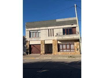 Casa en dos plantas de 4 dormitorios