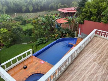 🌿 FINCA EN ALTAGRACIA – PISCINA, CANCHA Y AMPLIA CAPACIDAD