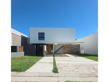 VENTA CASA A ESTRENAR 3 DORM APTO CREDITO EN B° LAS CAÑITAS