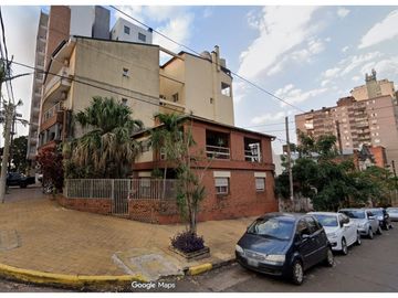 CASA ESQUINA BELGRANO Y 25 DE MAYO. SE ESCUCHAN OFERTAS...