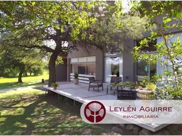 Imponente chalet en venta en Country Causana. Villa...