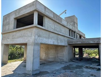 Venta Casa en Construccion Country La Arbolada
