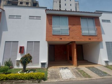 vendo hermosa casa en Hacienda Cachipay en Jamundi .