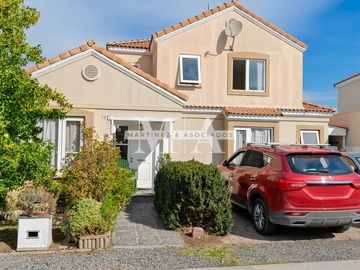 CASA EN VENTA 4D/3B + SUITE + AMPLIACIONES + CONDOMINIO...
