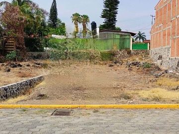 EN VENTA  TERRENO  FRENTE AL CENTRO VACACIONAL OAXTEPEC