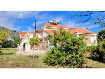 Chalet  300 M2 cub. Lote  1600 M2.  Cerro Uritorco -...