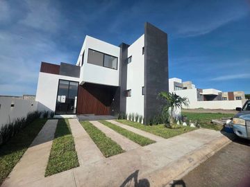 Casa en venta en Veracruz con dos Hab en p.b. Fracc....
