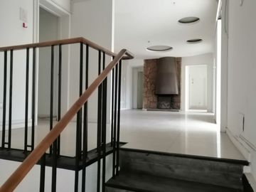 ARRIENDO LOCAL COMERCIAL EN REÑACA