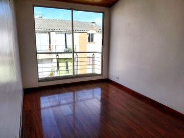 Apartamento en venta de 3 hab. en Mirandela, Bogotá