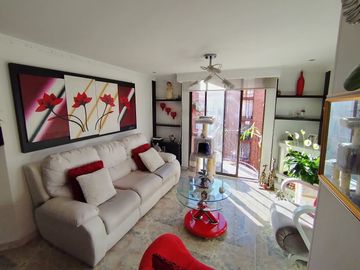 Apartamento en venta de 3 hab. en Villa Claudia, Bogotá