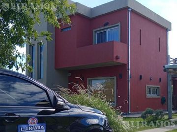 VENTA  Casa 3 dormitorios en  Área 1 SAN SEBASTIAN MB