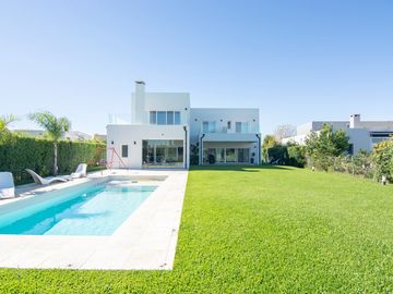 Casa 6 ambientes en venta Haras de Santa Maria El trebol...