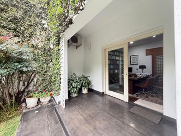 Casa Con Excelente Ubicación En San Isidro – Ideal Para...