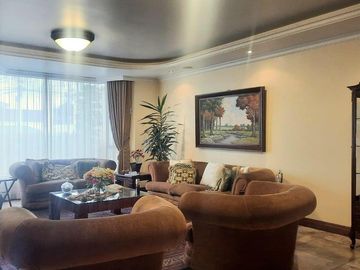 CASA EN VENTA URB. EL CONDADO