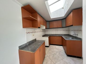 Casa en Venta de 3 habitaciones, Sector Carretas de Carcelén