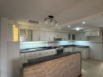 Venta casa de 4 dormitorios sector Norte de Quito