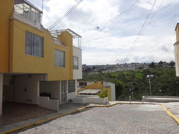 Venta de Casa de 105 metros con 3 Dormitorios Sector...