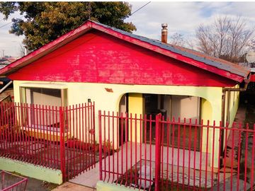 Amplia Casa de 5 Dormitorios en Yumbel