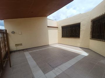 Casa en Fraccionamiento Bosques del Prado Sur,...