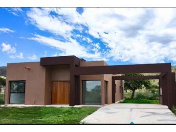 VENTA DE CASA EN B° LA PANCHA 3- JUANA KOSLAY , SAN LUIS