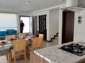 CASA POR ESTRENAR EN VENTA. SECTOR UTA. CAMPUS HUACHI CHICO.