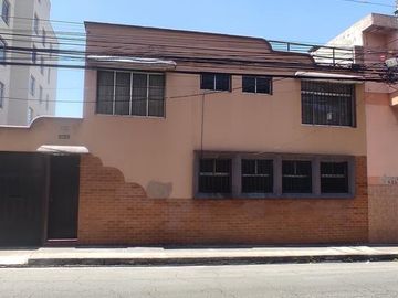 Vendo Edificio Corporativo / Proyecto 2 Pisos y terraza...