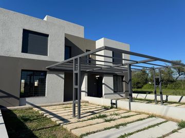 Venta de Duplex  Apto Credito Banco Nacion 2 Dorm - Alta...