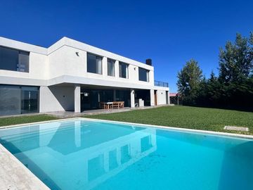 Casa en Chacras de la Reserva