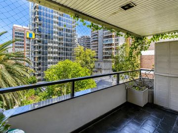 Venta Depto. 4 Amb. C/Balcón y Terraza Privada - Belgrano
