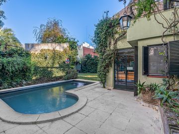 CASA - VENTA - 7 AMBIENTES - SUITE - COCHERA - JARDÍN -...