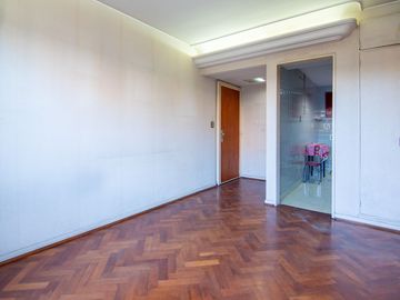 Venta Dpto 3 ambientes con patio Constitucion