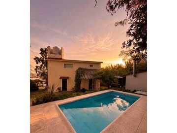 GRAN CHALET CON PISCINA Y VISTA AL LAGO EN LAS...